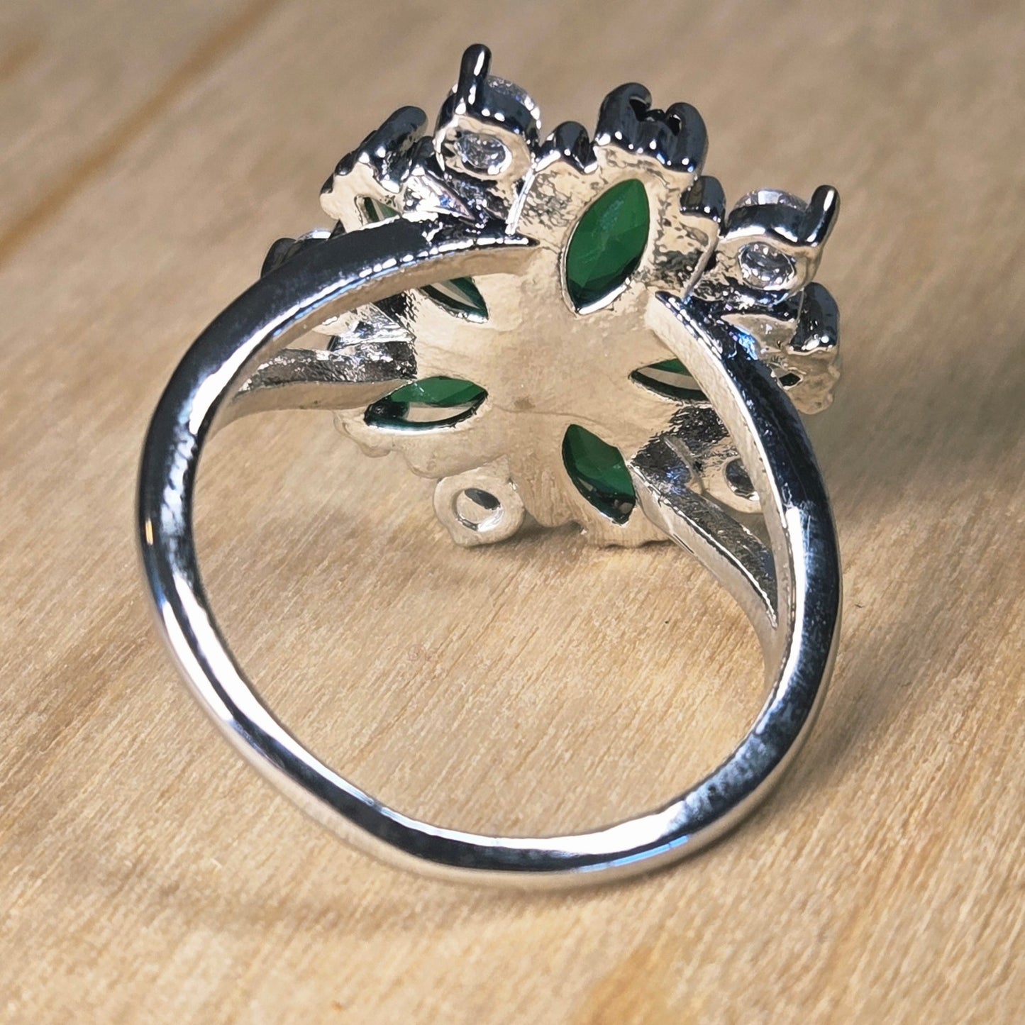 Size 9 | Emerald Green Floral Ring
