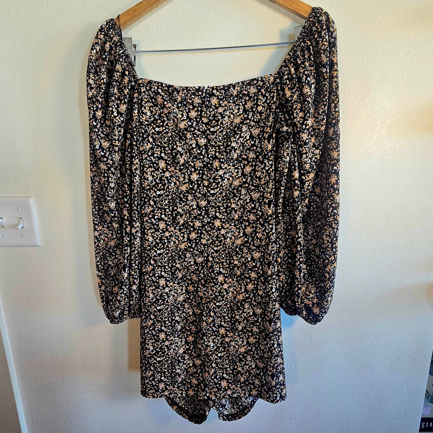 Size 6 – Topshop floral ruched puff sleeve mini dress