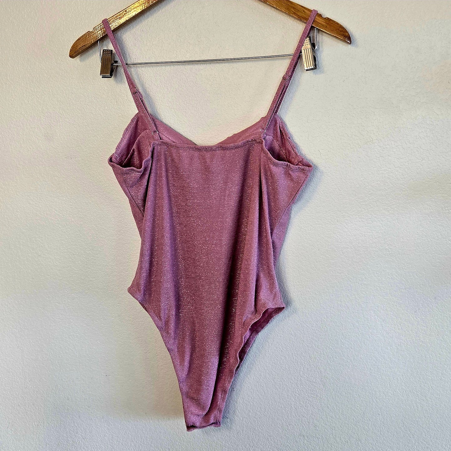 Size L – Cider Dusty Pink Sparkle Bodysuit w/ Keyhole & Ruffle Bust