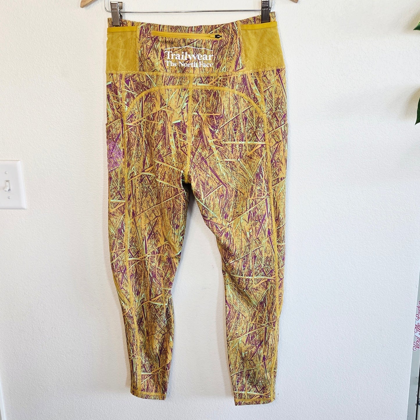 Size L – The North Face Trailwear Printed Leggings – NWT