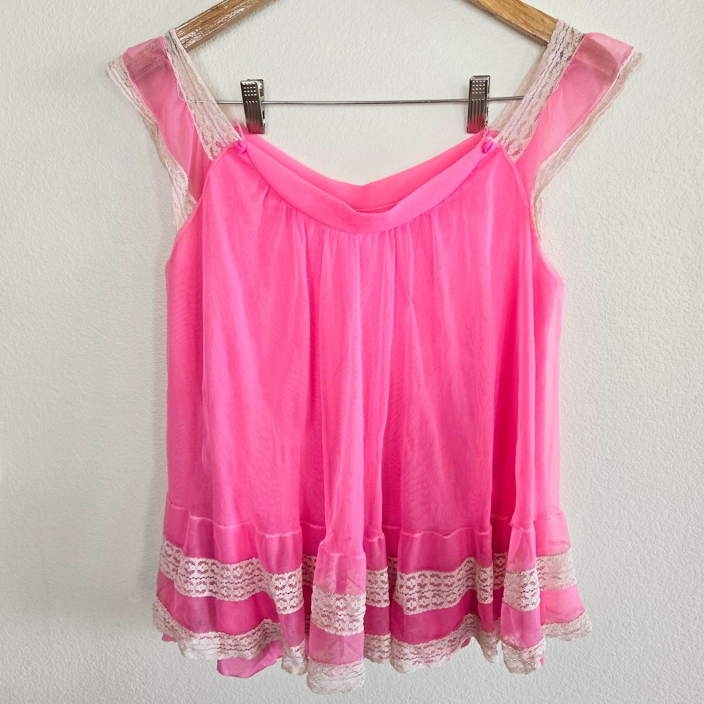 VINTAGE 1960S NIGHTIE AND MATCHING BOTTOMS AMAZING CONDITION