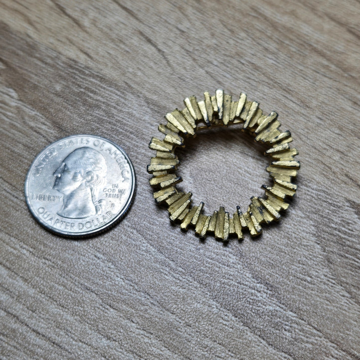 Vintage Brutalist Gold Starburst Circle Brooch