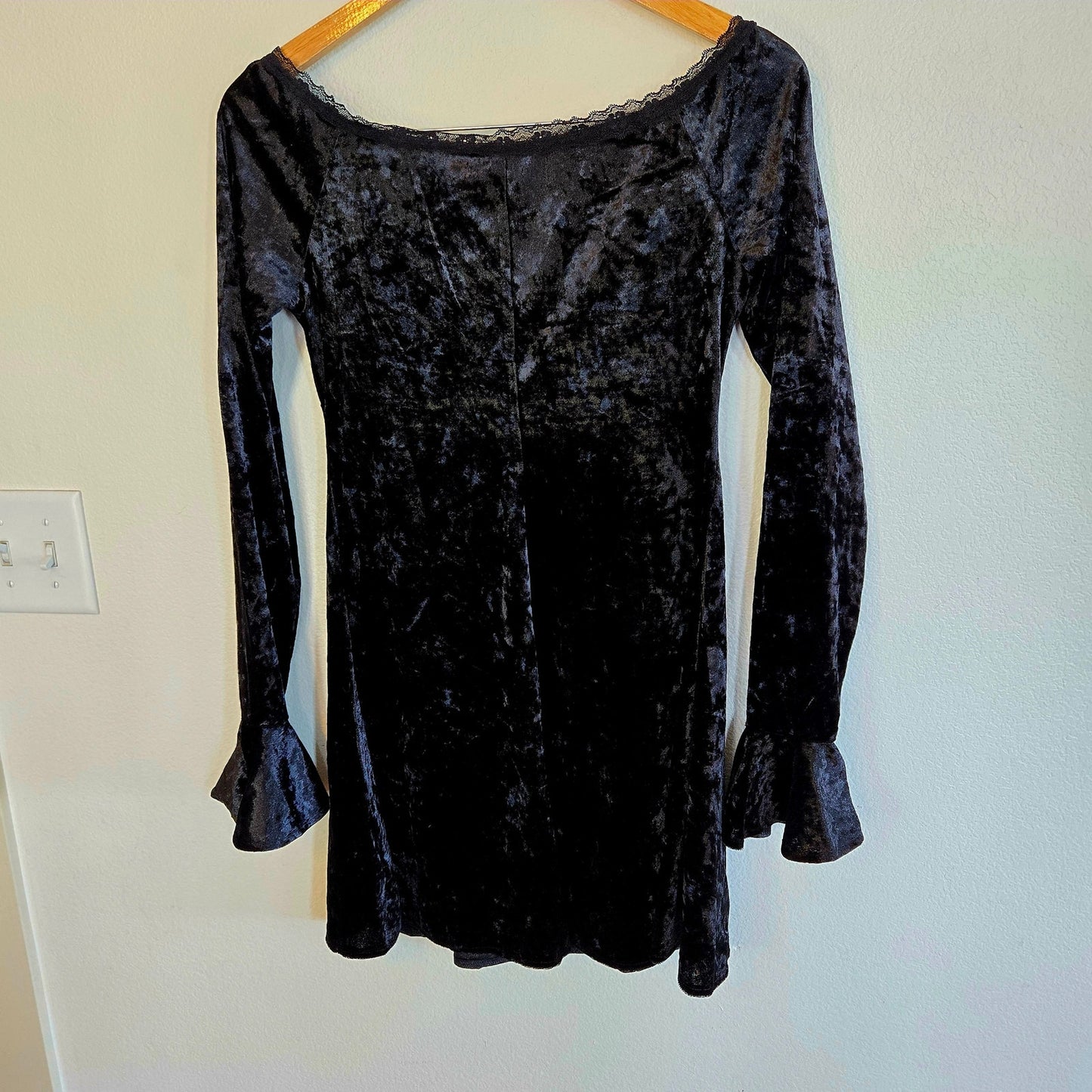 Size M – Widow Black Velvet Bell Sleeve Empire Waist Mini Dress (NWT)