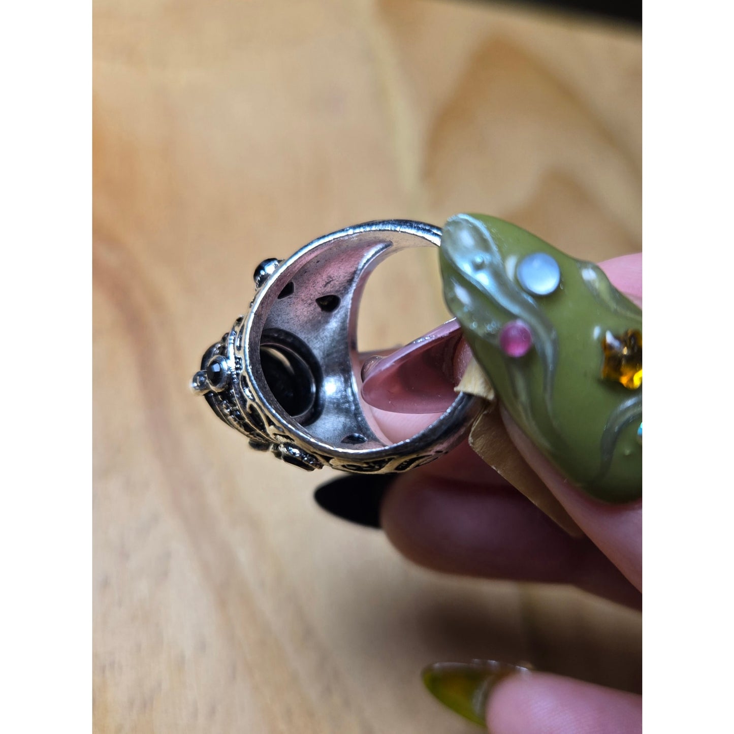 Size 8 Gothic Black Stone Statement Ring Medieval Baroque Style Silver Tone Chunky Ring