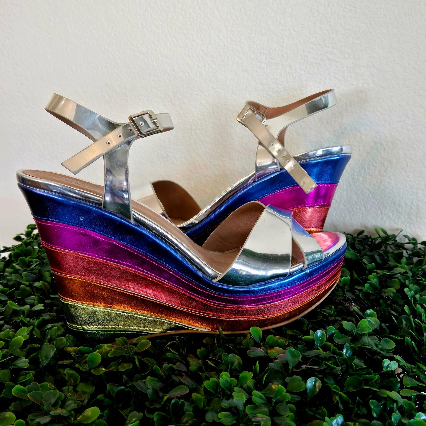 Size 8 – Qupid Metallic Silver & Rainbow Platform Wedge Sandals (NWOB)