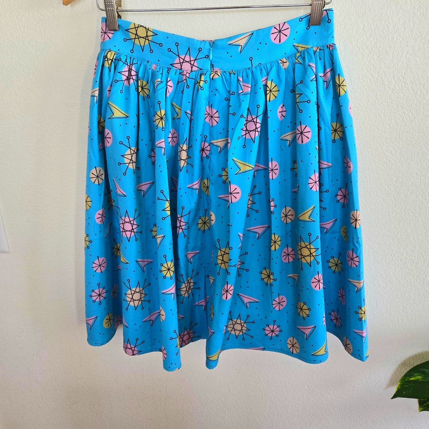 Sourpuss MidMod Astro skirt size medium excellent condition