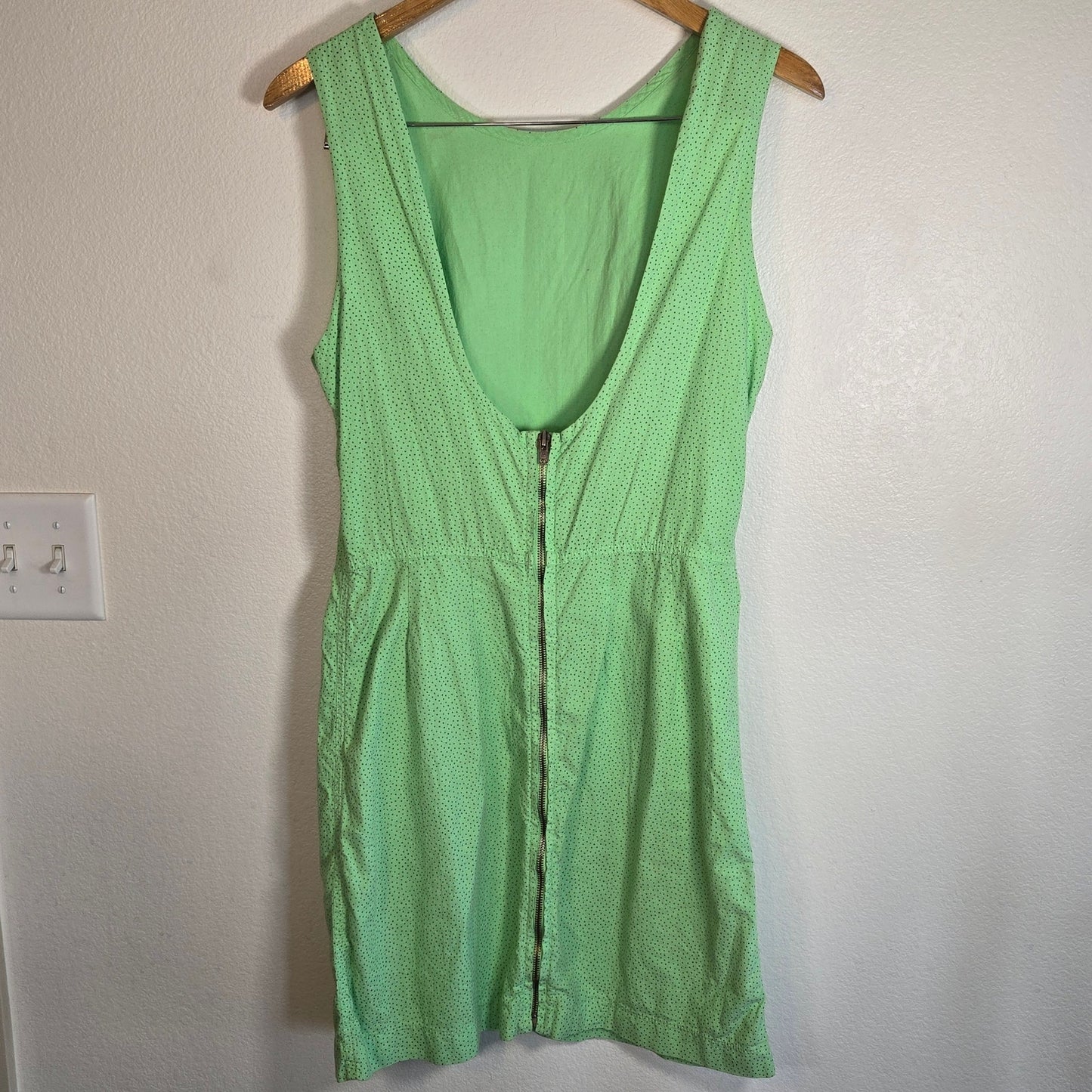 M – Vintage Pistachio Green Polka Dot 1980s Shift Dress by Stitchy Fingers