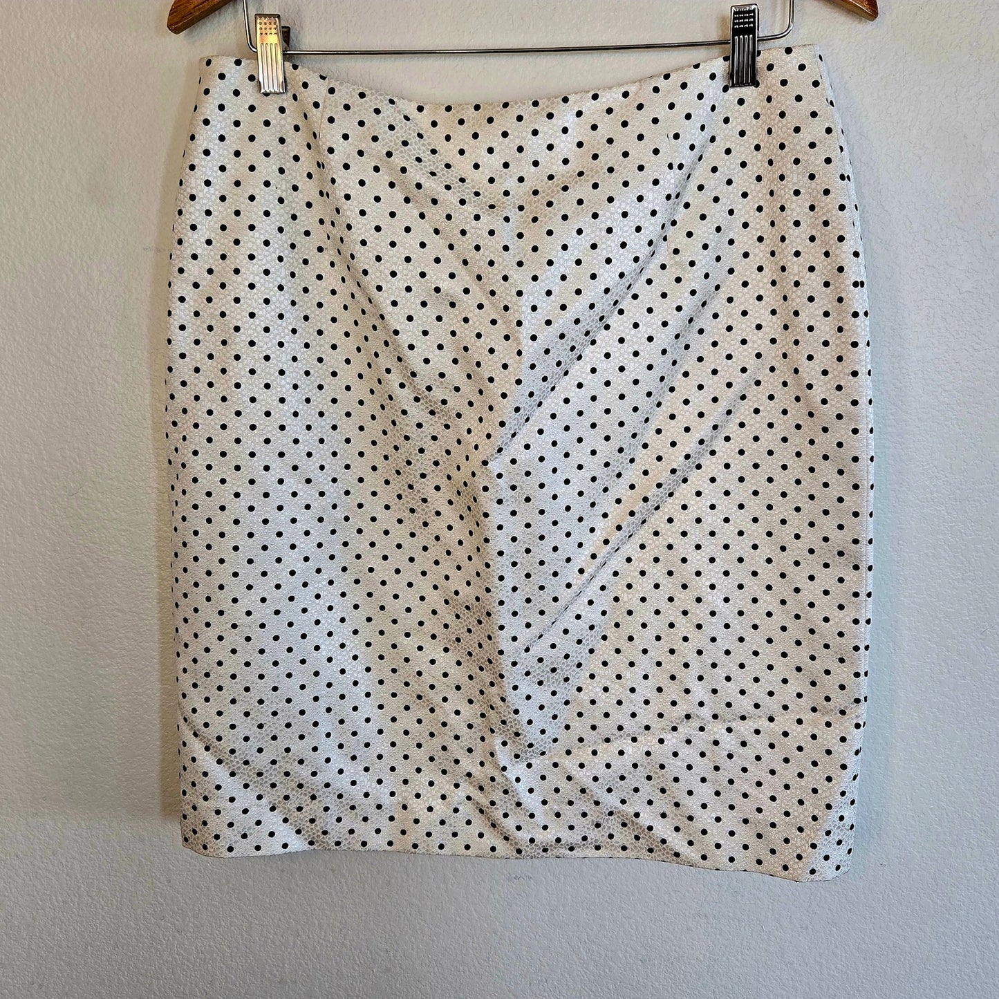 Size US 10 – Escada Cream & Black Polka Dot Silk-Blend Pencil Skirt
