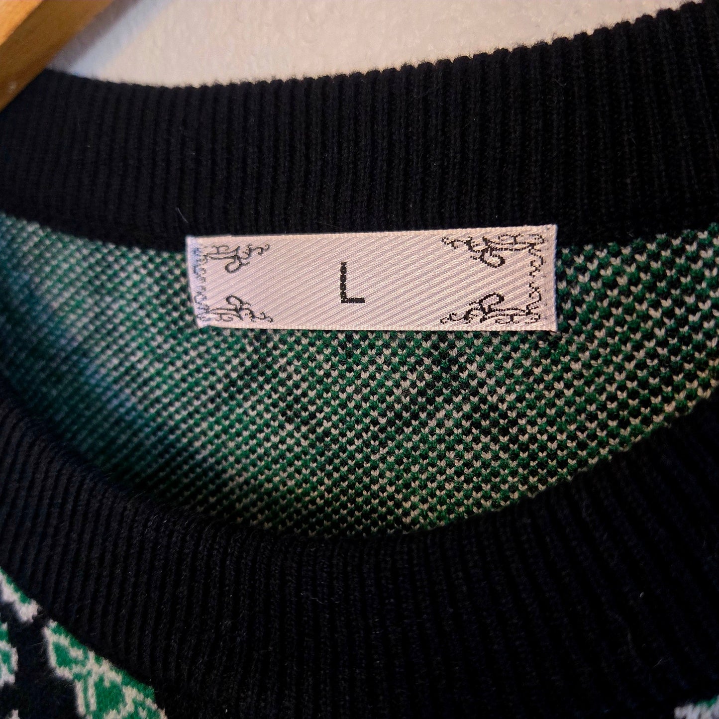 Size L – 60s Revival Green Floral Knit Pearl Button Dress