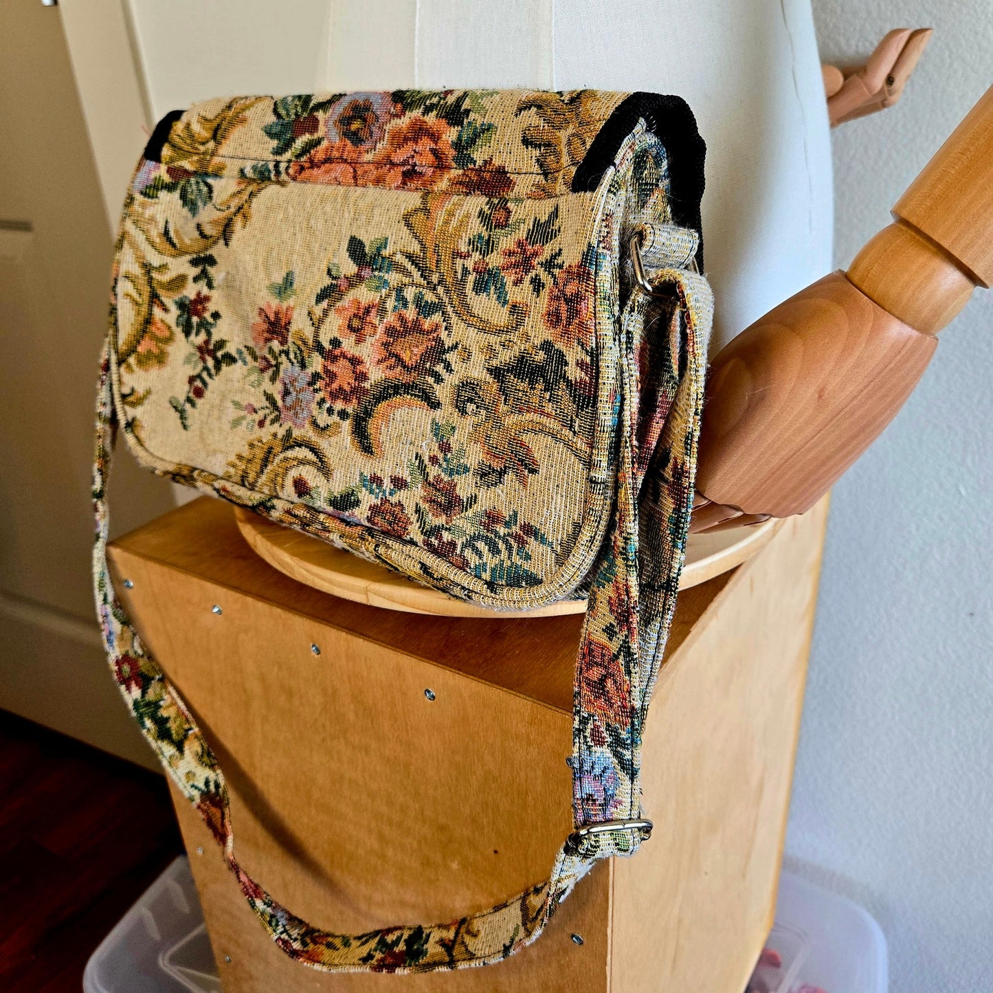 Tapestry Carpet Bag Crossbody Purse