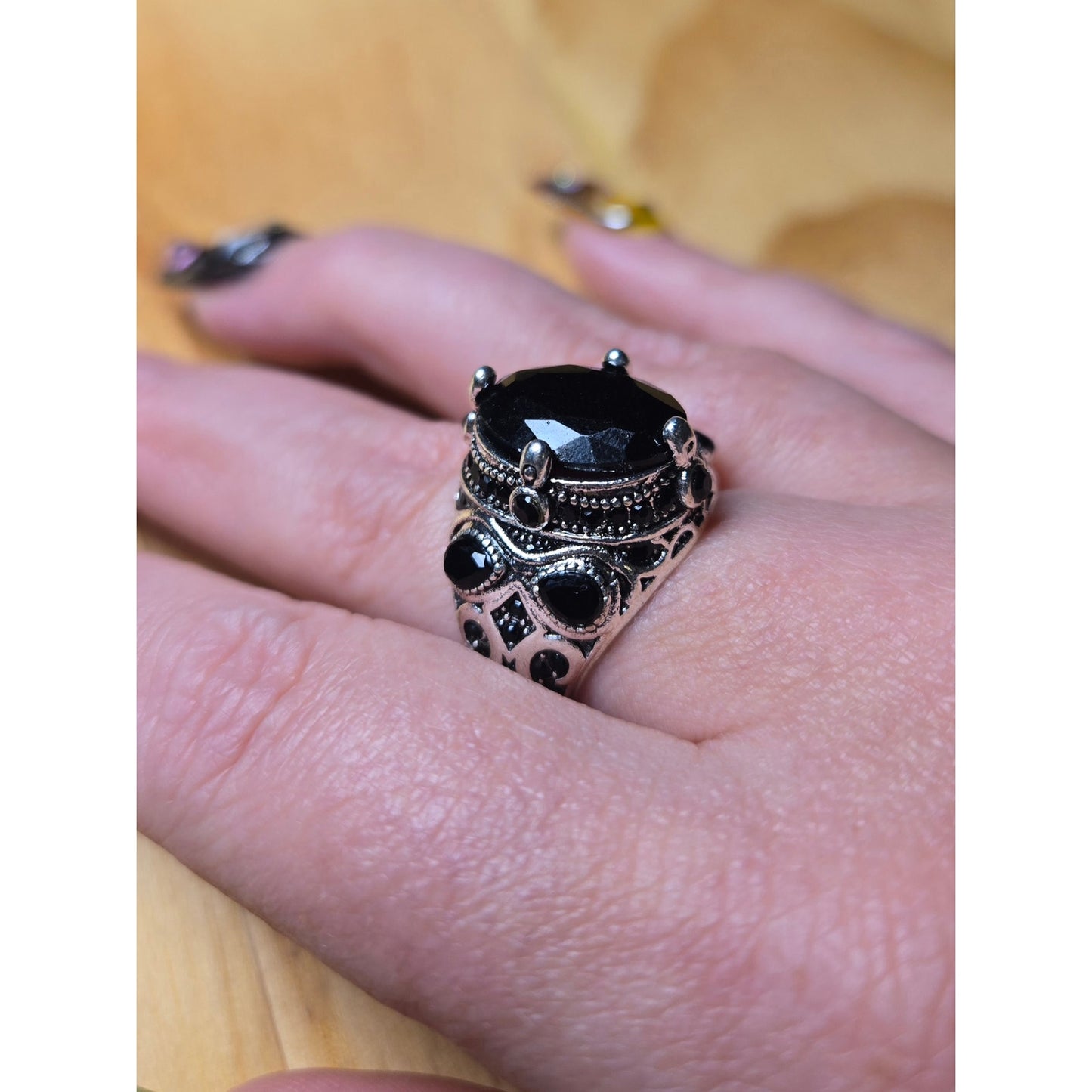Size 8 Gothic Black Stone Statement Ring Medieval Baroque Style Silver Tone Chunky Ring