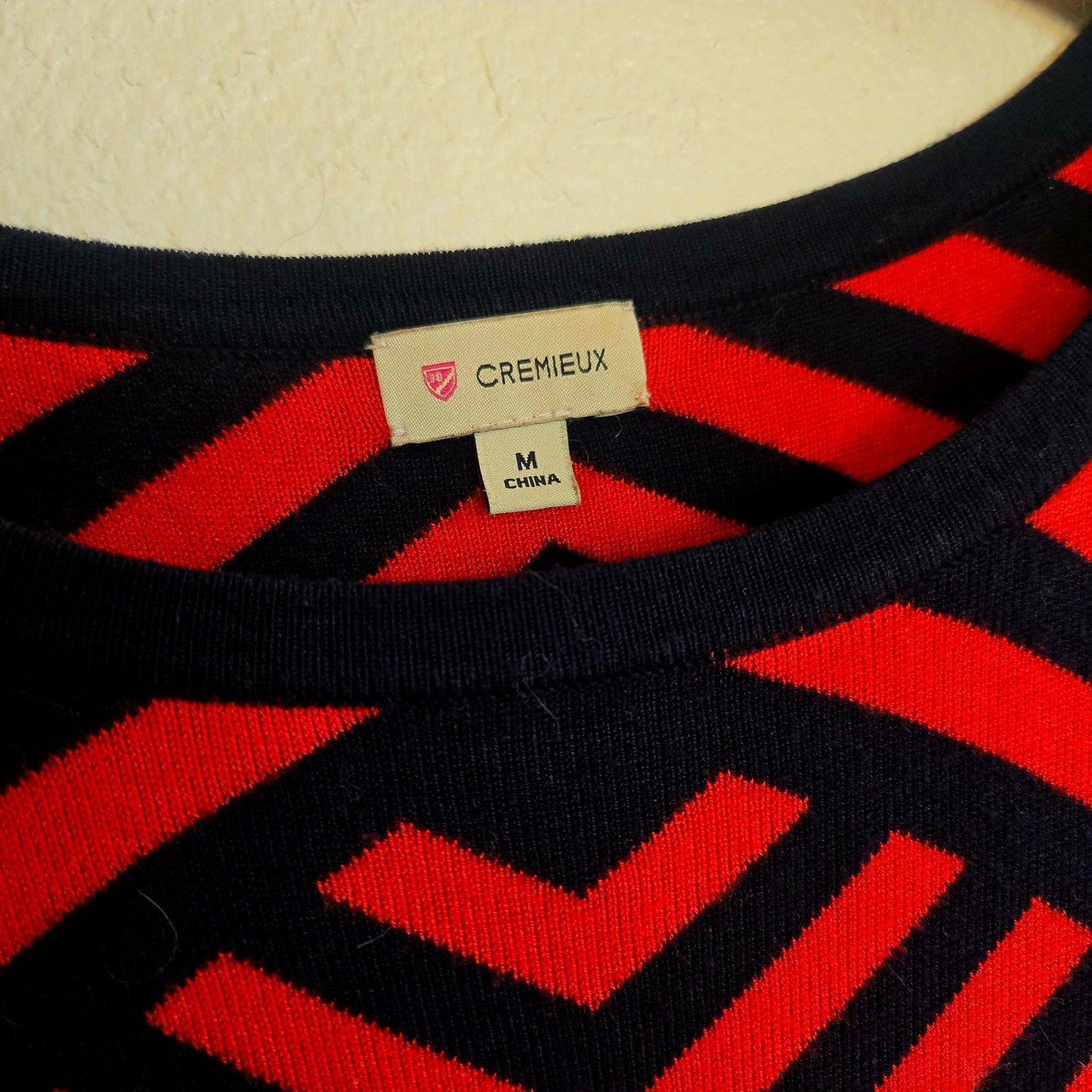 Size M – Crèmeux Red & Black Chevron Knit Bodycon Midi Dress
