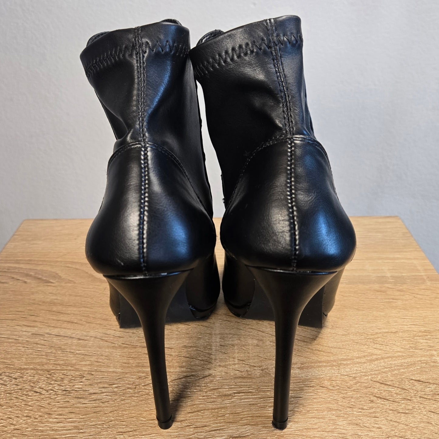 Size 7 Black Victorian Pearl Button Sock Boot Stiletto Pointed Toe Gothic