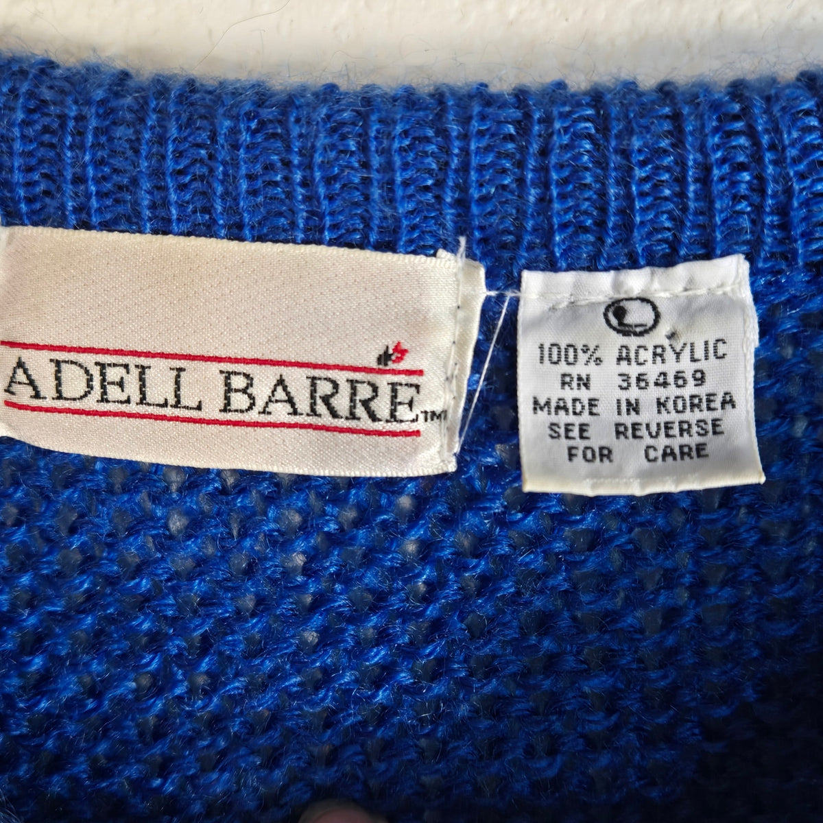 M (tagged Large) – Adell Barre Vintage Ice Skating Holiday Sweater