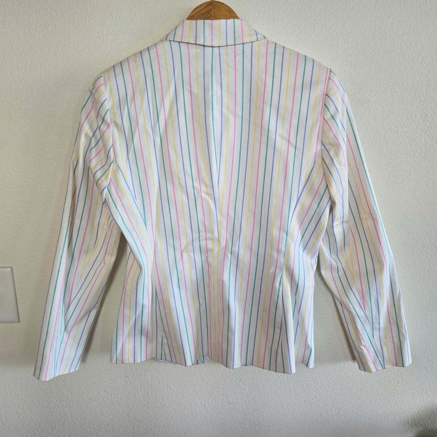 VINTAGE SAG HARBOR WHITE RAINBOW STRIPED BLAZER