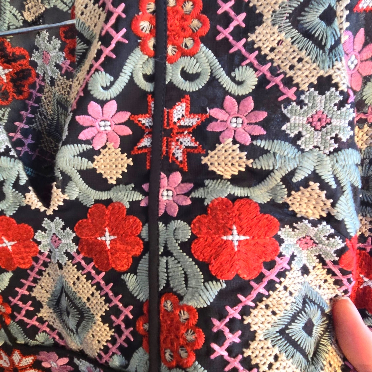 Size XS – BCBGMAXAZRIA embroidered boho bell sleeve dress