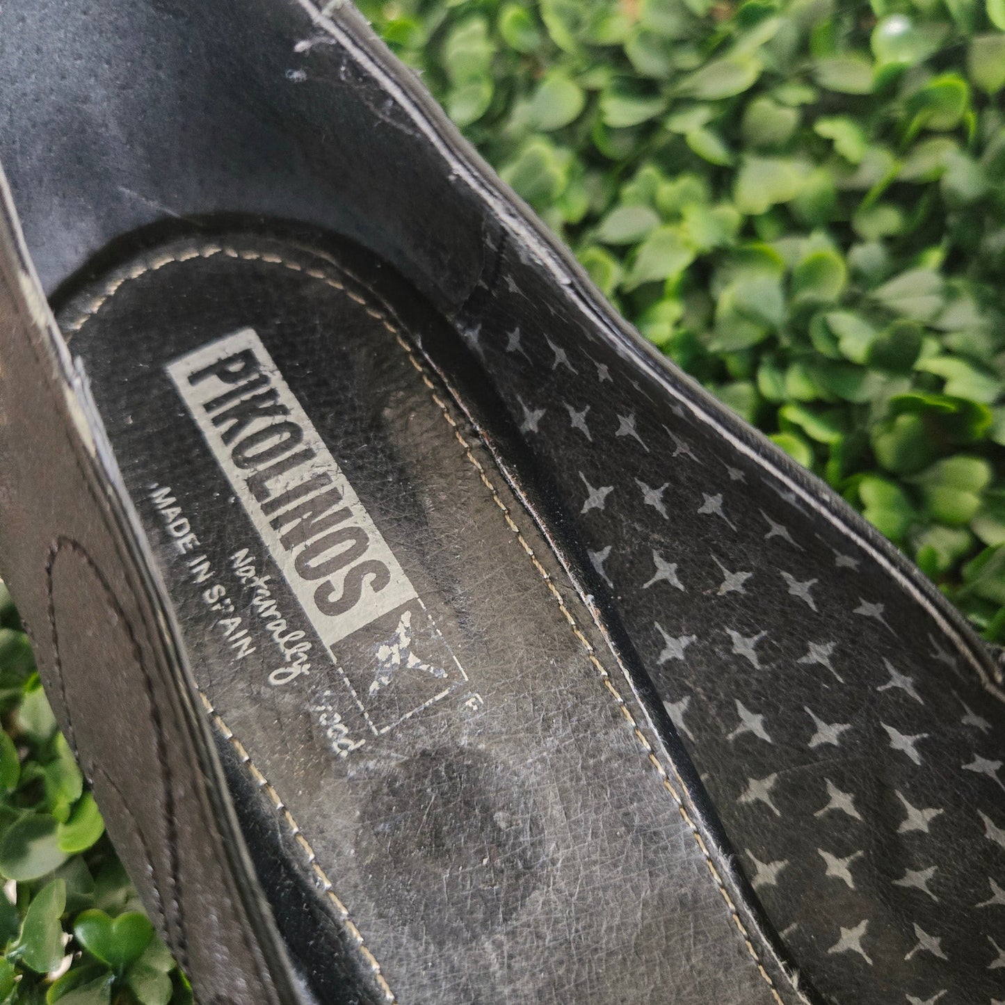 Pikolinos round close toed kitten wedge with embroidery and bronze buckle