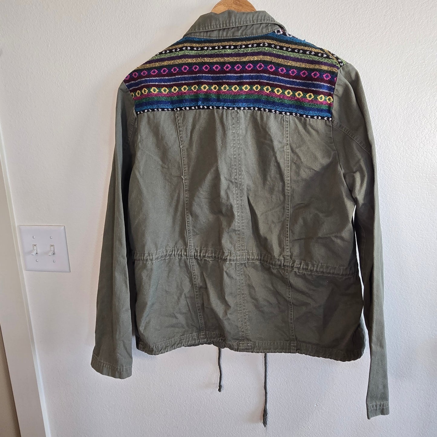 Size XL Y2K Army Green Utility Anorak Jacket – Boho Tribal Shoulder Detail