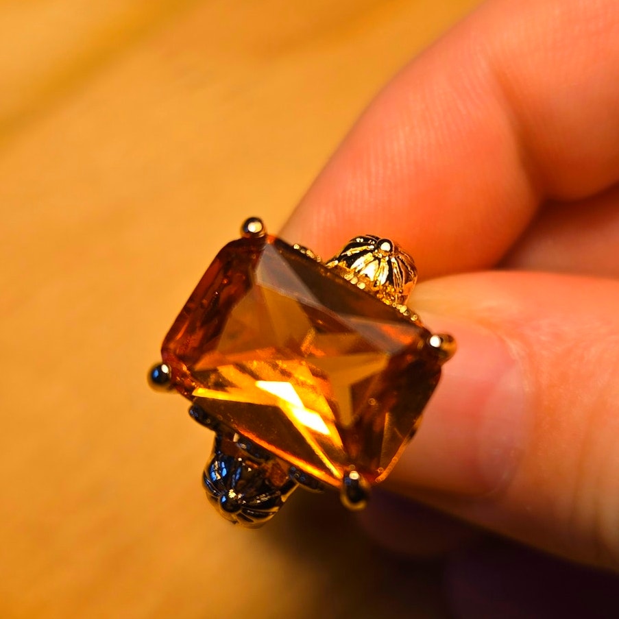 Size 7 Gold Tone Cocktail Ring – Peach Zircon Statement Stone