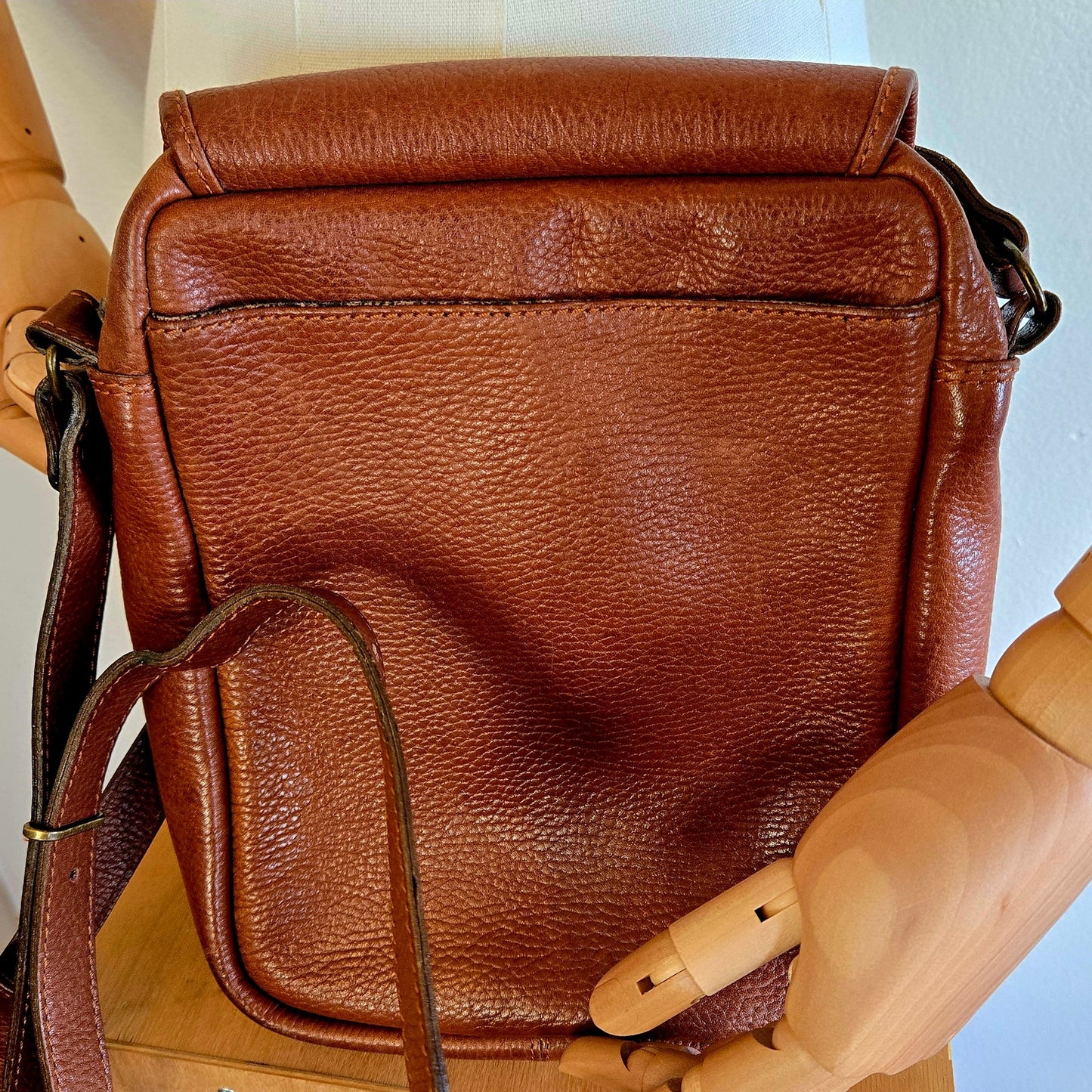 Overland Colorado Camel Brown Leather Crossbody Bag