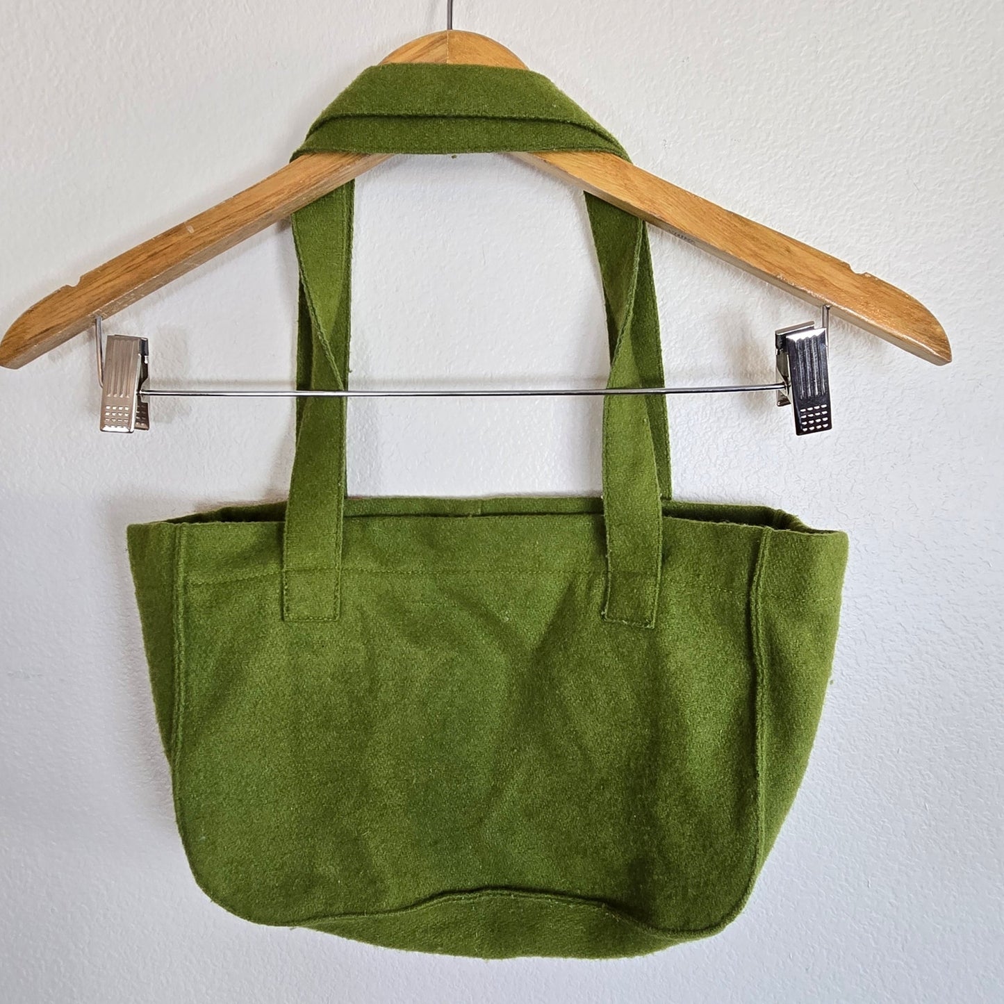 One Size – Y2K Olive Green Felt Purse with Orange Flower Appliqué (World Market)