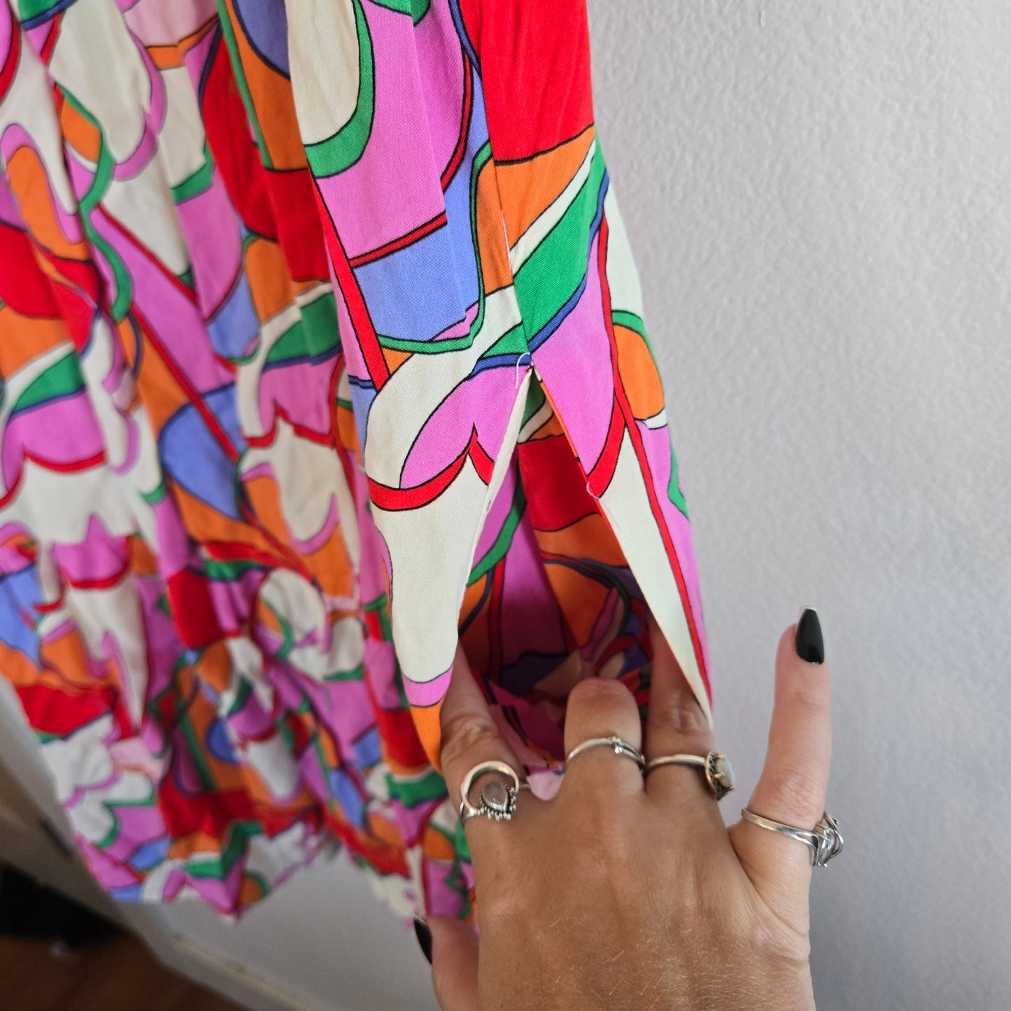 Size L – Mid-Mod Abstract Babydoll Ruffle Dress