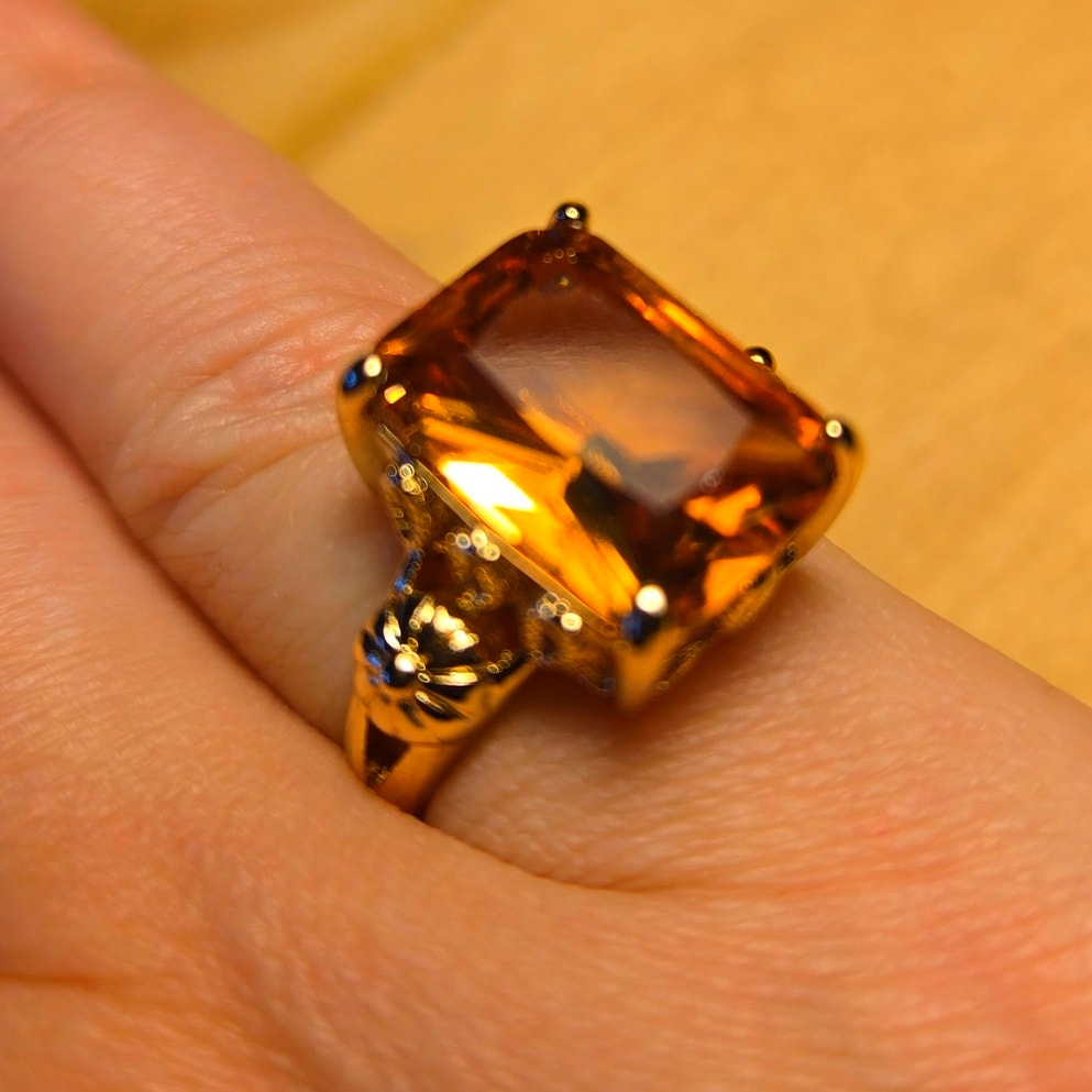Size 7 Gold Tone Cocktail Ring – Peach Zircon Statement Stone
