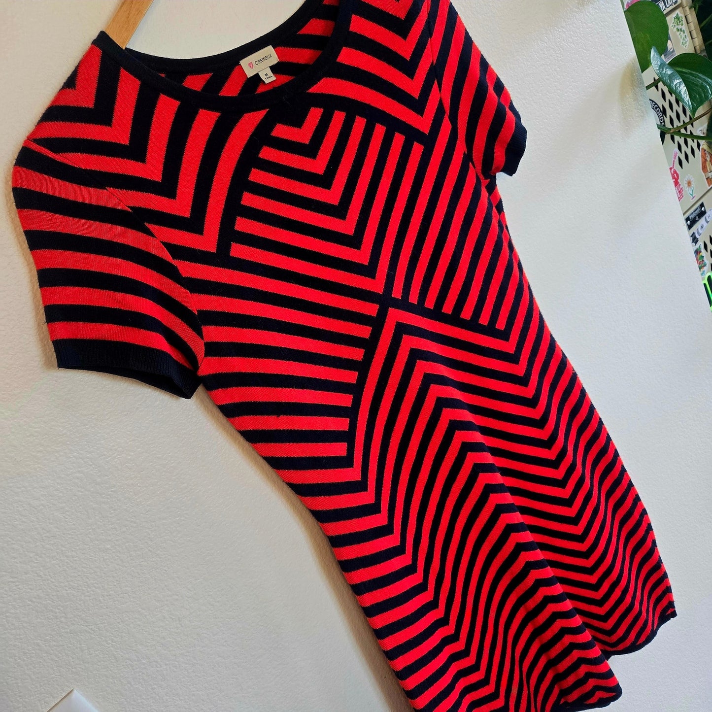 Size M – Crèmeux Red & Black Chevron Knit Bodycon Midi Dress