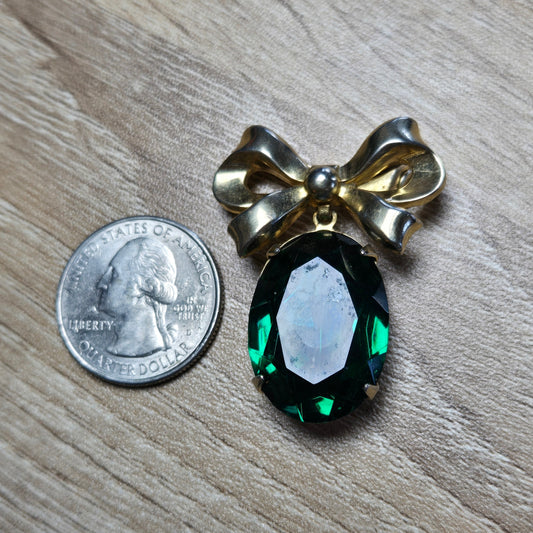Vintage Emerald Green Gem Brooch with Bow
