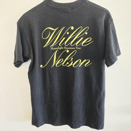 WILLIE NELSON VINTAGE MOOLIGHT BECOMES YOU TSHIRT WELL WORN