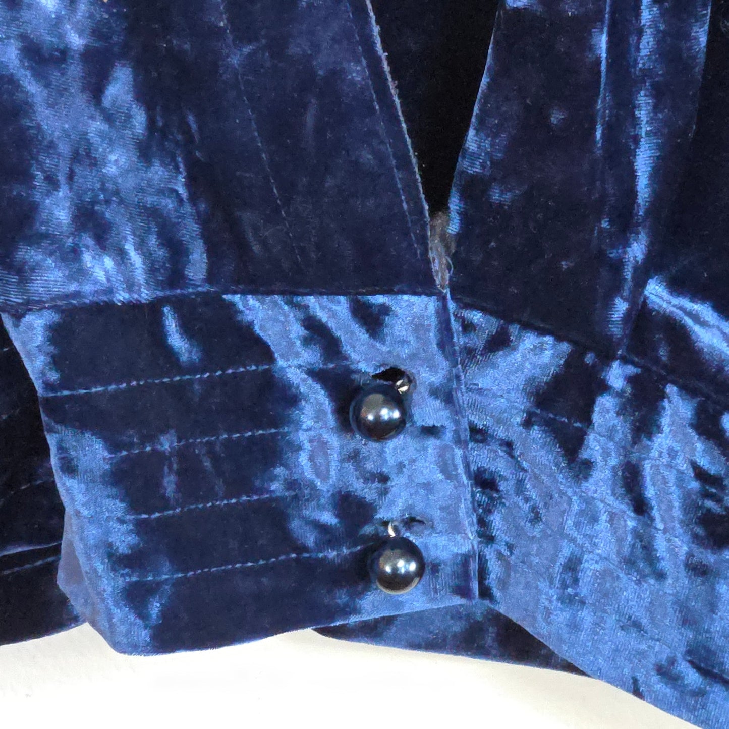 Size L – Zara Woman Velvet Deep-V Cardigan with Sequin Parrot Patch