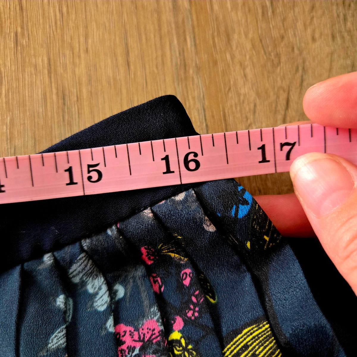 Size 8 Pleated Botanical Floral Skirt – Mixed Fabric Panel Design Banana Republic
