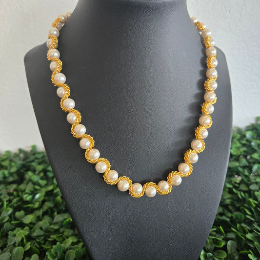 Beautiful retro chain and pearl braided unique short necklace