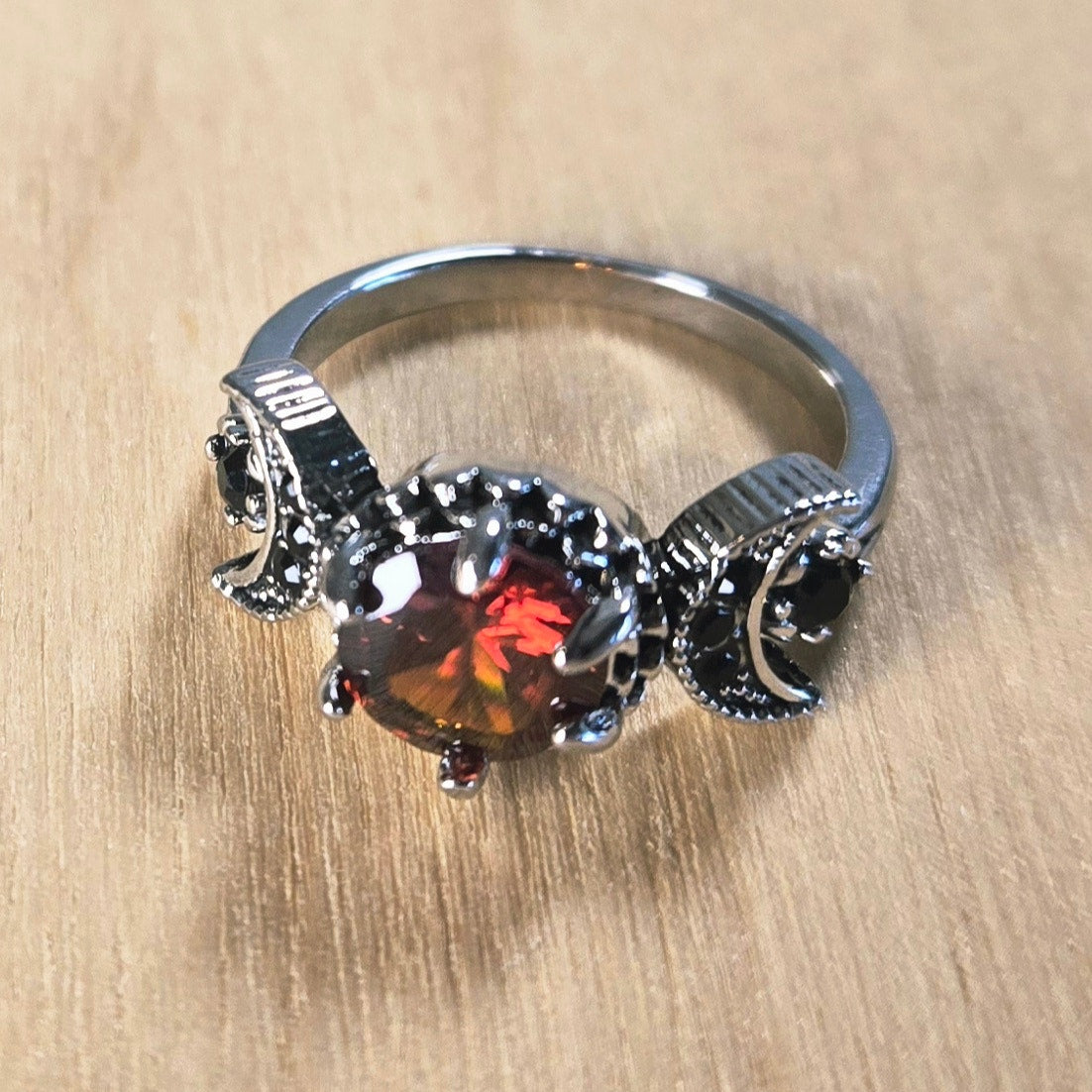 Size 5 | Silver Triple Moon Red Stone Ring