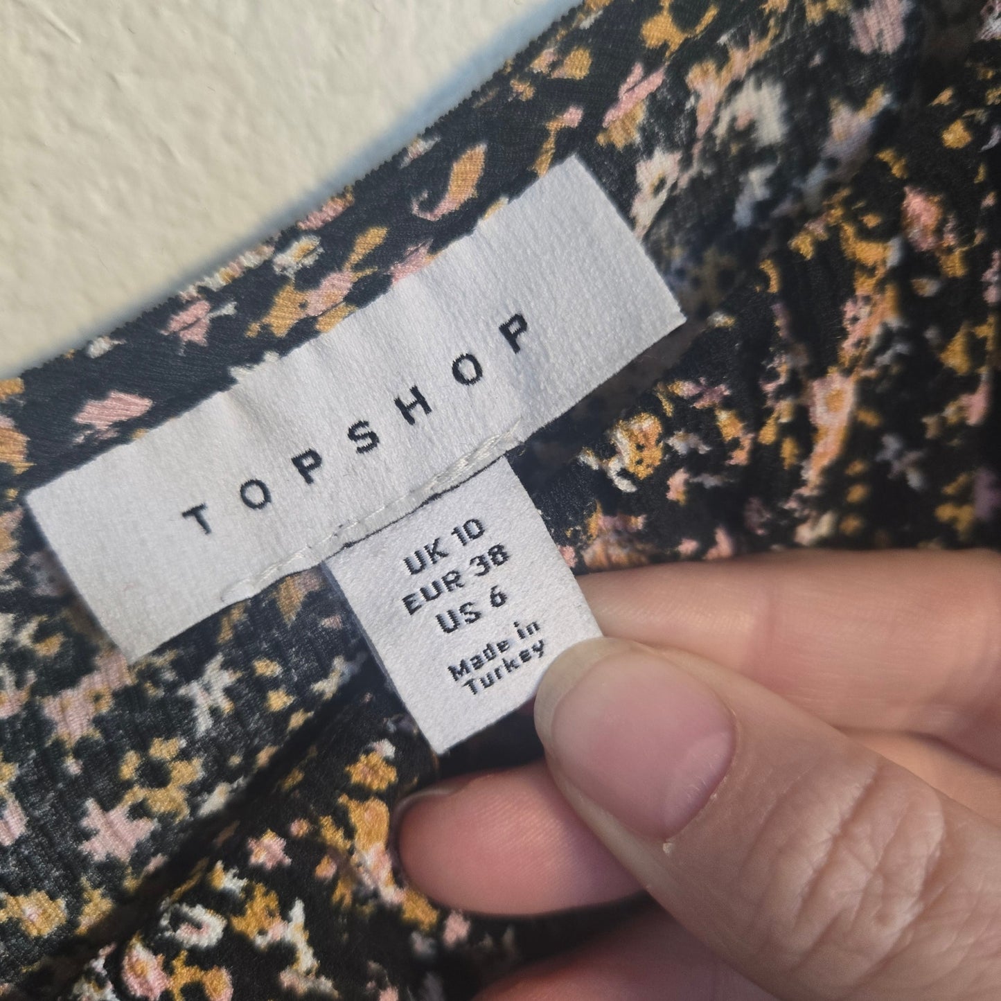 Size 6 – Topshop floral ruched puff sleeve mini dress