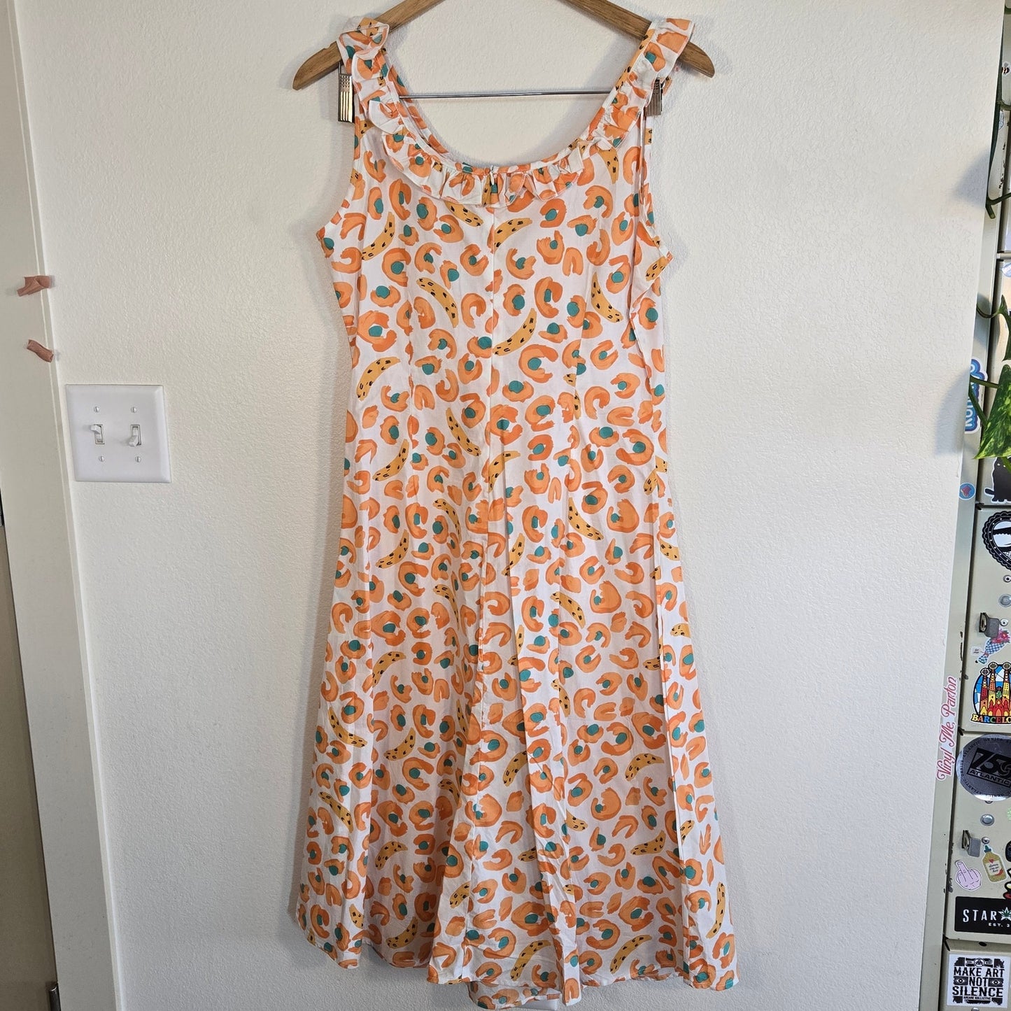 Size Large – Cider White Fruit Print Ruffle-Neck Midi Dress