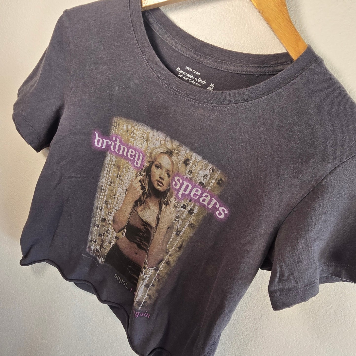 Size XS Britney Spears Tour 2000 Graphic Crop Tee – Oops!… I Did It Again