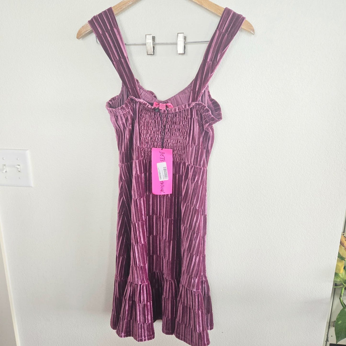 NWT Betsey Johnson Medium Velvet Knee Length Sheath Dress Mauve Velvet