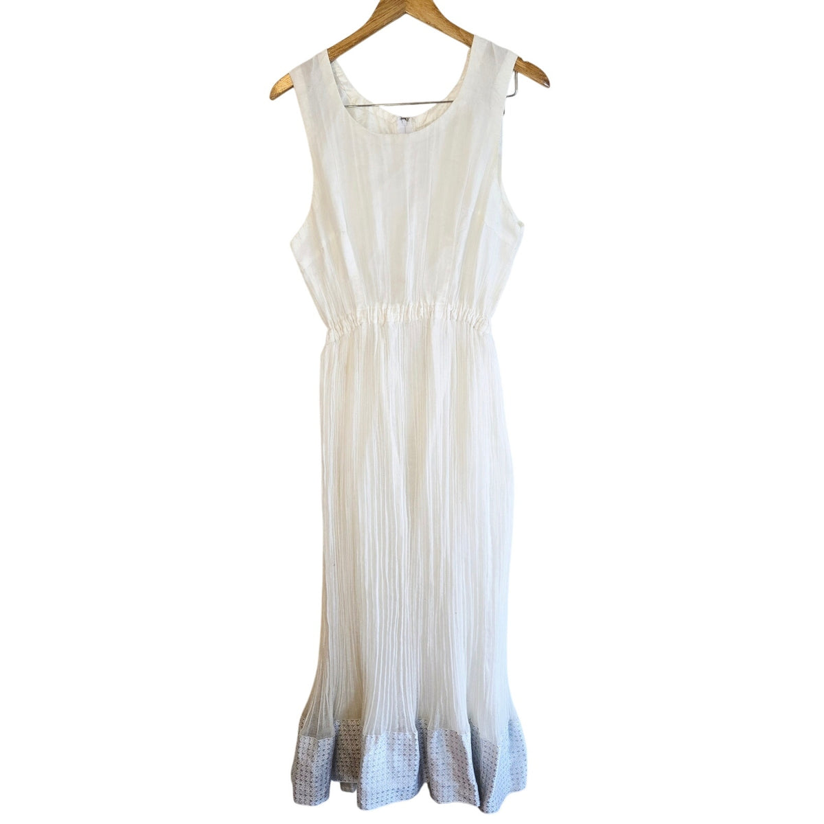 Size M – 1960s White Grecian Maxi Dress w/ Silver Ribbon Hem