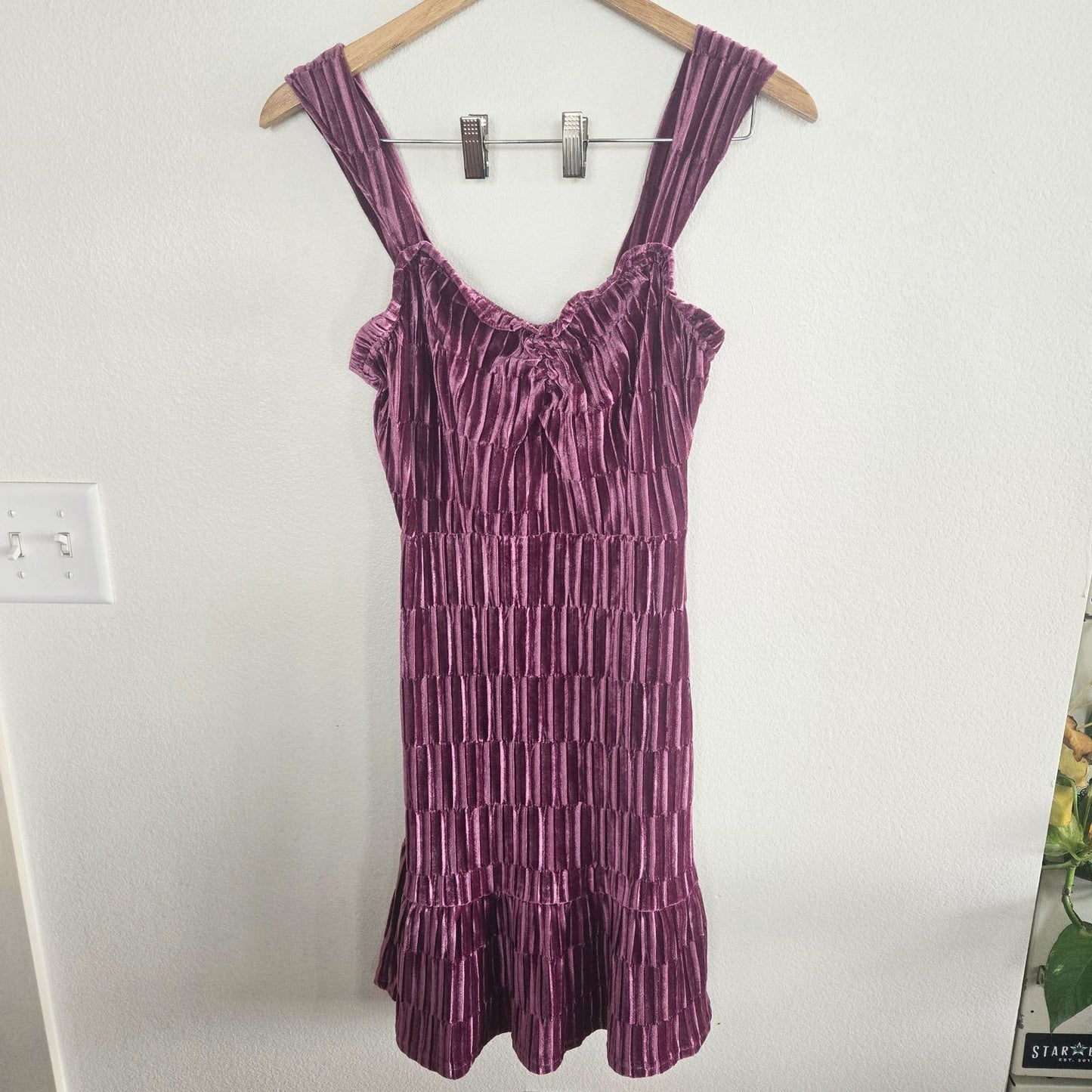 NWT Betsey Johnson Medium Velvet Knee Length Sheath Dress Mauve Velvet